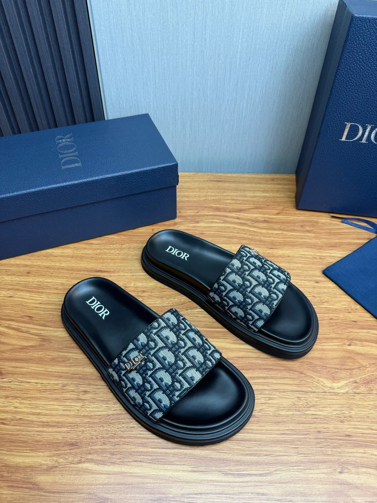 Men's shoes 260💰 Dior. Men's slippers🩴Official website 1:1 production 38-45 size 45 46 🉑️Customized original material shipped✅
